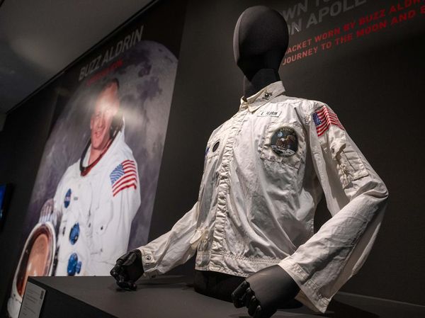Penampakan Jaket Astronot yang Laku Dilelang Rp 41,5 M