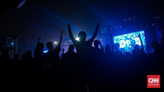 Penggemar Slipknot atau maggots menyaksikan penampilan idola mereka di Empire Stage, Hammersonic 2023, 19 Maret 2023. (Indonesia/Adi Maulana)
