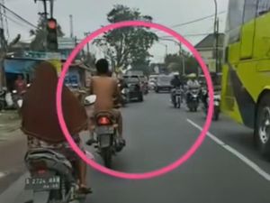 Terungkap Siapa Pria Kendarai Motor Sambil Bugil di Jalan Raya Jombang