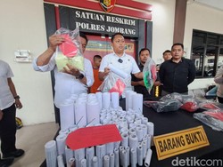Pengedar Obat Mercon via Online di Jombang Diringkus
