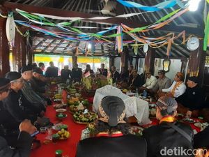 Meriahnya Kirab Haul Agung Sadranan di Makam Sunan Pandananan Klaten