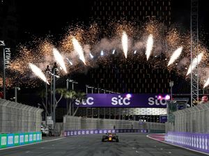 F1 GP Arab Saudi 2023: Sergio Perez Juara, Alonso Kehilangan Podium F1 GP Arab Saudi 2023: Sergio Perez Juara, Alonso Kehilangan Podium