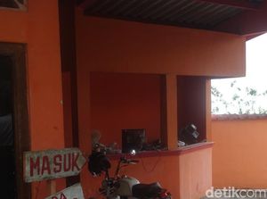 Mayat Wanita Diduga Korban Mutilasi Ditemukan di Wisma Sleman Mayat Wanita Diduga Korban Mutilasi Ditemukan di Wisma Sleman