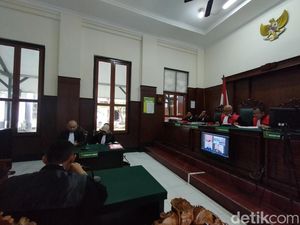 Peras dan Sebar Foto-Video Bugil Editan, Pria Surabaya Dituntut 7 Tahun Bui
