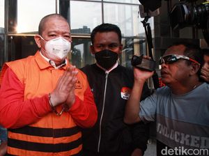Tersangka Kasus Perintangan Suap Eks Bupati Buru Selatan Ditahan KPK Tersangka Kasus Perintangan Suap Eks Bupati Buru Selatan Ditahan KPK
