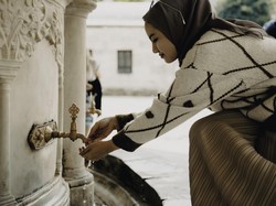 Tata Cara Wudhu Lengkap Disertai Niat dan Doa Setelahnya