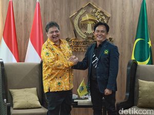 Airlangga Sambut Hangat Yusril di Markas Golkar