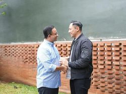 Anies Terima Kunjungan AHY di Pendopo Rumah, Saling Beri Hormat