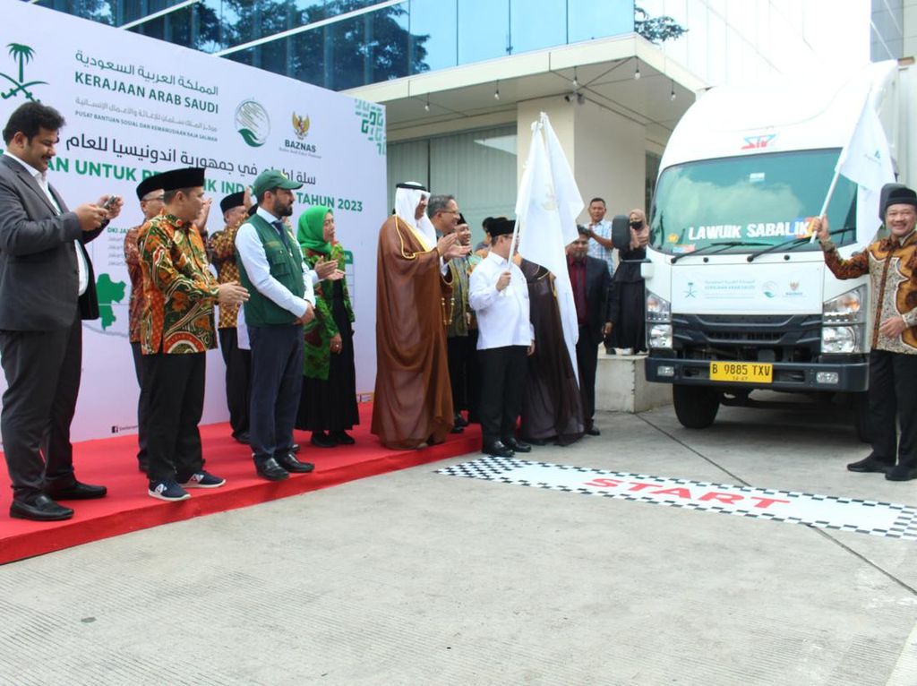 Ramadan 2023, King Salman Salurkan 6.687 Paket Bantuan Sembako Lewat Baznas Ramadan 2023, King Salman Salurkan 6.687 Paket Bantuan Sembako Lewat Baznas