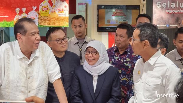 Momen BUMD DKI & Chairul Tanjung Buka Gerai Daging Segar di Transmart