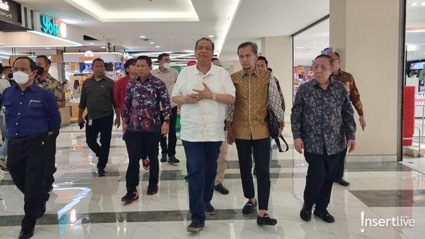 Momen BUMD DKI & Chairul Tanjung Buka Gerai Daging Segar di Transmart