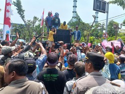 Ratusan Petani Geruduk Pemkab Lamongan Tuntut Program Perhutanan Sosial