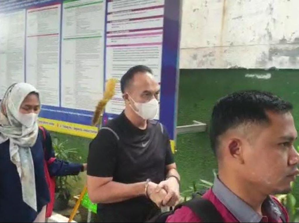 Babak Baru Raden Indrajana Segera Diadili di Kasus KDRT Anak Babak Baru Raden Indrajana Segera Diadili di Kasus KDRT Anak
