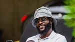 Gaya Glamor Masa Tua Adebayor