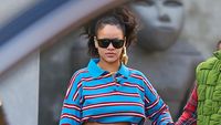 8 Inspirasi Street Style Ibu Hamil Ala Rihanna, Berani Tampil Beda