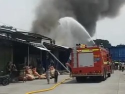Gudang Sembako di Cipinang Terbakar, Food Station Jamin Stok Aman