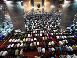 Niat Sholat Tarawih dan Witir untuk Sendiri hingga Berjamaah