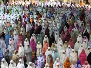 Pahala dan Keutamaan Sholat Tarawih Malam ke-20 Pahala dan Keutamaan Sholat Tarawih Malam ke-20