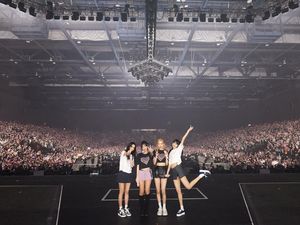 Video: Lagu Baru BLACKPINK Bakal Diungkap Pertama Kali Saat Tur, Fan Protes! Video: Lagu Baru BLACKPINK Bakal Diungkap Pertama Kali Saat Tur, Fan Protes!