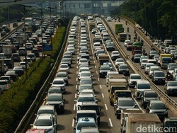 Jokowi Bicara Macet, Jangan Kaget Lihat Jumlah Kendaraan di Jakarta