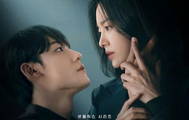 Lee Do Hyun menjadi pasangan Song Hye Kyo dalam drama The Glory / Foto: Netflix.com/The Glory Lee Do Hyun menjadi pasangan Song Hye Kyo dalam drama The Glory / Foto: Netflix.com/The Glory