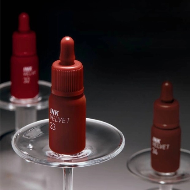 Lipstick merah PERIPERA Ink Airy Velvet Tint / Foto: dailyvanity.com