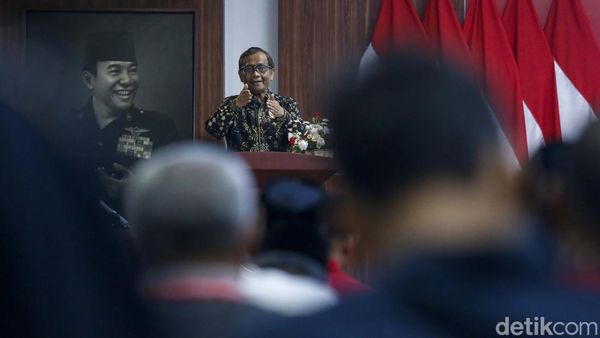 Mahfud Md Hadiri Simposium Nasional di Sekolah PDIP