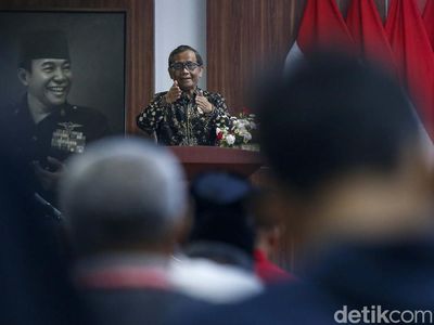 Mahfud Md Hadiri Simposium Nasional di Sekolah PDIP