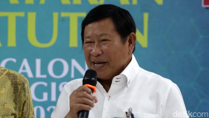 Mantan Kabareskrim Susno Duadji Gabung PKB Mantan Kabareskrim Susno Duadji, Ketua DPP PKB Daniel Johan, Bupati Pasuruan Irsyad Yusuf dan penguji ekternal mantan ketua KPU RI 2017-2022 Arief Budiman memberikan keterangan pers usai uji kelayakan calon anggota legislatif di DPP PKB, Jakarta, Selasa (21/3/2023). Mantan Kabareskrim Susno Duadji bergabung dengan Partai Kebangkitan Bangsa (PKB). Susno mengungkapkan alasannya bergabung dengan partai yang dipimpin Muhaimin Iskandar atau Cak Imin itu.