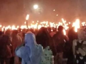 Meriah! Ribuan Warga Ikuti Pawai Obor Sambut Ramadan di Dompu