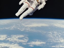 Astronaut Bisa Bertahan Berapa Lama di Luar Angkasa?