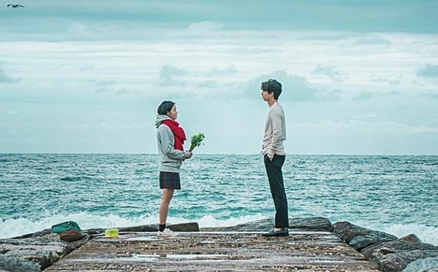 Potret Jumunjin-Beach Breakwater dalam adegan drama Goblin./ Foto: allkpop.com Potret Jumunjin-Beach Breakwater dalam adegan drama Goblin