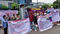 Saat Warga Papua Geruduk Kantor Sri Mulyani