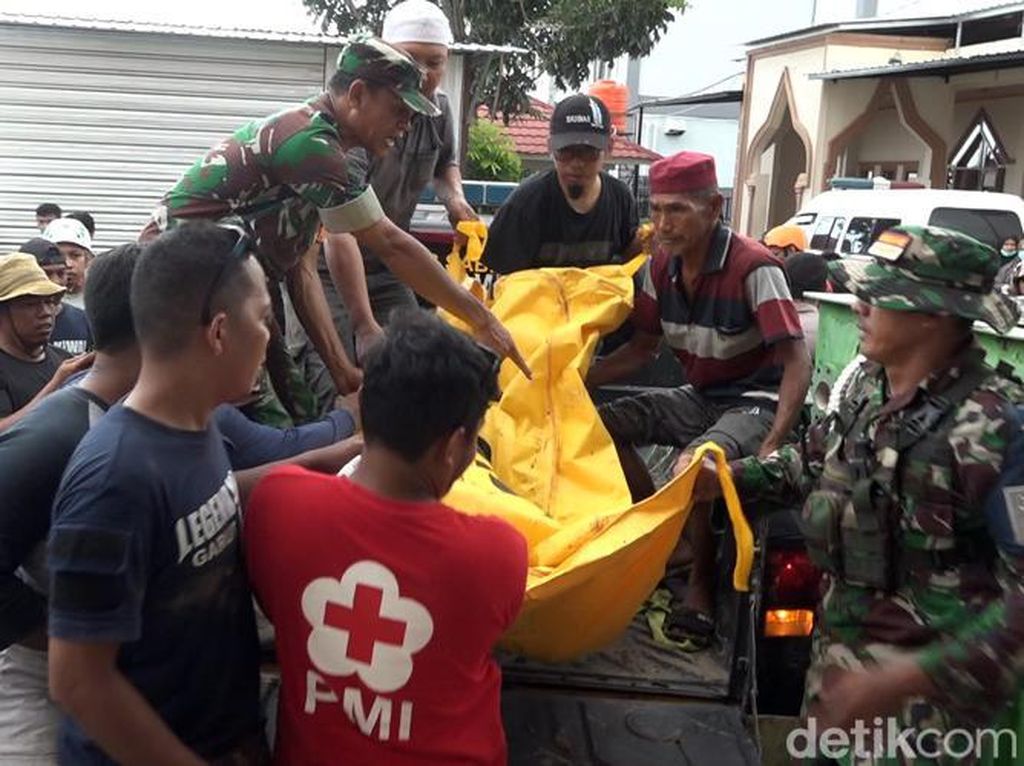 1 Santri Terseret Banjir di Polman Ditemukan Tewas, 1 Orang Masih Hilang
