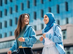 Kiat Aman Olahraga Saat Berpuasa agar Badan Bugar & Tak Lemas