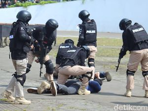 Jurus Polisi Perangi Maraknya Kejahatan Jalanan di Karawang Jurus Polisi Perangi Maraknya Kejahatan Jalanan di Karawang