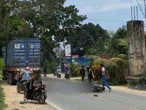 Truk Kontainer Tabrak Pemotor di Kendari, 2 Pelajar Tewas