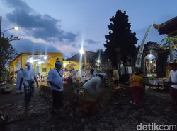 Melihat Khidmatnya Tawur Kesanga di Pura Agung Giri Nata Semarang