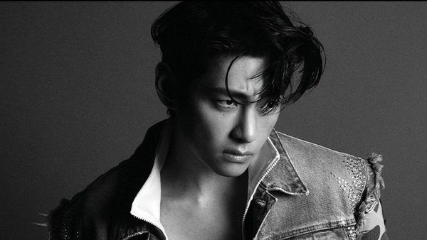 8 Gaya V BTS Disebut Bak Model, Bikin Situs CELINE Error Tak Bisa Dibuka