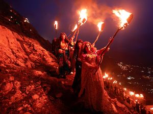 Warga Kurdi Irak Rayakan Nowruz, Festival Persia Kuno Warga Kurdi Irak Rayakan Nowruz, Festival Persia Kuno