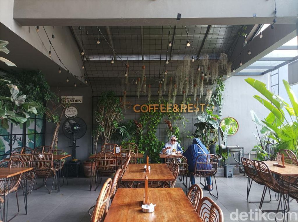 Kafe Instagramable Punya Banyak Tanaman, Dekat Banget dengan Ragunan!
