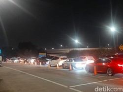 Demo di Tol Jatikarya Masih Berlangsung hingga Malam Ini