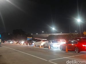 Demo di Tol Jatikarya Masih Berlangsung hingga Malam Ini Demo di Tol Jatikarya Masih Berlangsung hingga Malam Ini