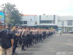Polisi Surabaya Dirikan Pos-Patroli Saat Ramadhan