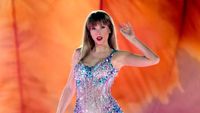 10 Gaya Taylor Swift di Konser yang Pecahkan Rekor, Nyanyi 44 Lagu, 3 Jam