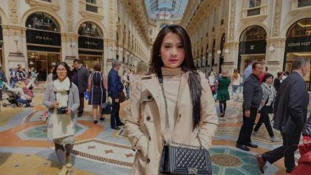 6 Gaya Istri Kepala BPN Jaktim yang Suaminya Kini Dicopot Imbas Flexing 6 Gaya Istri Kepala BPN Jaktim yang Suaminya Kini Dicopot Imbas Flexing