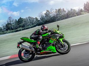 Potret Gagahnya Kawasaki Ninja ZX-4R: Mesin Buas, Dimensi Kompak Potret Gagahnya Kawasaki Ninja ZX-4R: Mesin Buas, Dimensi Kompak