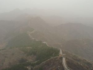 Kelabu di Tembok China Imbas Badai Pasir Kelabu di Tembok China Imbas Badai Pasir