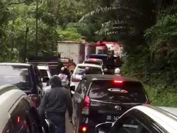Jalur Maros-Bone Macet Parah 4,7 Kilometer di Camba karena Ada Truk Mogok
