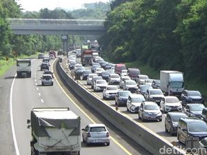 Libur Nyepi, Tol Cipularang Macet Panjang Libur Nyepi, Tol Cipularang Macet Panjang